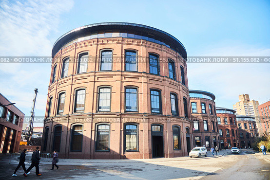 Moscow, Russia - March 21, 2023: Arma Factory Business Park. Old buildings. Offices of large Russian companies. Редакционное фото, фотограф Наталия Кирсанова / Фотобанк Лори