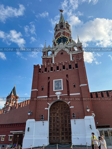 Московский Кремль. Спасская башня. Июль 2024 года. Редакционное фото, фотограф Александр Рыбалка / Фотобанк Лори