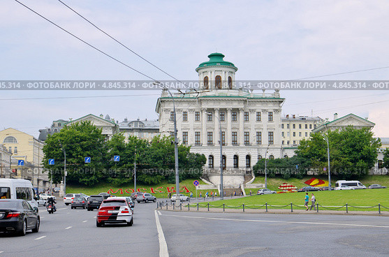 Москва. Дом Пашкова (Пашков дом) (2013 год). Редакционное фото, фотограф Илюхина Наталья / Фотобанк Лори