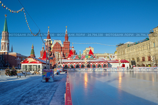 Москва. ГУМ-каток на Красной площади (2016 год). Редакционное фото, фотограф Елена Коромыслова / Фотобанк Лори