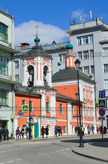 Москва, храм Святителя Николая в Кленниках (в Блинниках) на Маросейке. Редакционное фото, фотограф Овчинникова Ирина / Фотобанк Лори