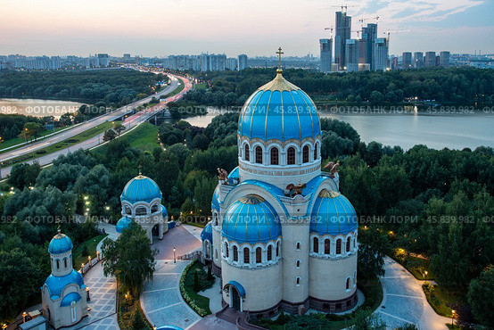 Москва.  Храм Троицы Живоначальной В Честь Тысячелетия Крещения Руси. (2024 год). Редакционное фото, фотограф Литвяк Игорь / Фотобанк Лори