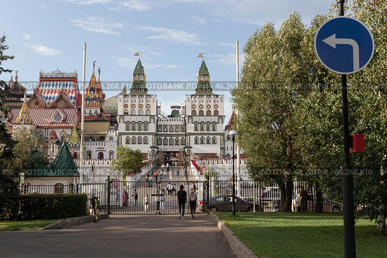 Москва. Измайловский кремль. Главный вход (2024 год). Редакционное фото, фотограф Evgenia Shevardina / Фотобанк Лори