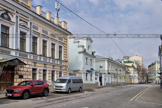 Москва, Подсосенский переулок, четная сторона. Главный дом усадьбы Прохоровых-Хлудовых, особняк Л.Э. Бухгейма (2023 год). Редакционное фото, фотограф Илюхина Наталья / Фотобанк Лори