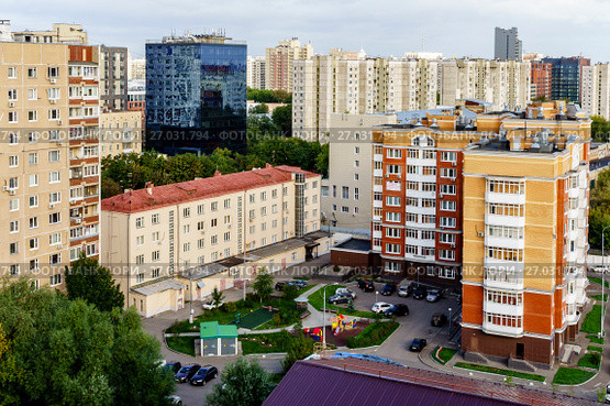 Москва, улица Люсиновская, современные жилые дома разных типов и поколений в центре столицы (2017 год). Стоковое фото, фотограф glokaya_kuzdra / Фотобанк Лори