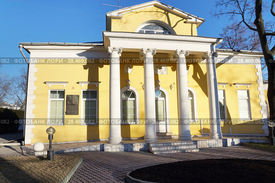 Москва, улица Остоженка, дом 51, строение 1. Главный дом усадьбы Косыревой - Абрикосовых (2014 год). Стоковое фото, фотограф Dmitry29 / Фотобанк Лори