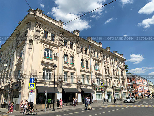 Москва, улица Покровка, дом 19. Доходный дом Федора Рахманова, 1898-1899 гг. (2019 год). Редакционное фото, фотограф Овчинникова Ирина / Фотобанк Лори