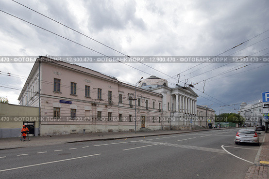 Москва, улица Солянка дом 14 летом (2015 год). Редакционное фото, фотограф Дмитрий Неумоин / Фотобанк Лори