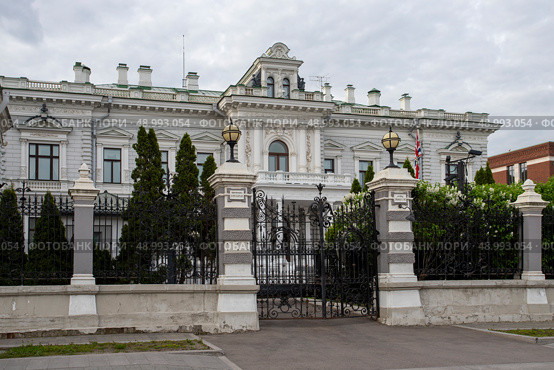 Москва. Усадьба П.И. Харитоненко. Резиденция посла Соединённого Королевства Великобритании и Северной Ирландии. Редакционное фото, фотограф Литвяк Игорь / Фотобанк Лори