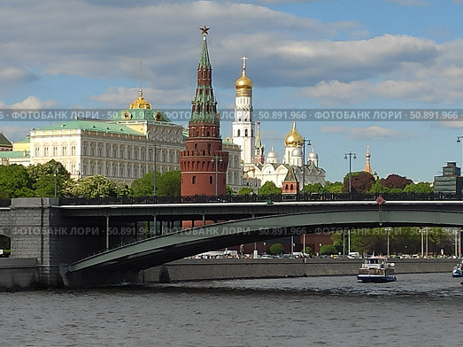 Москва . Вид на Кремль со стороны Москва - реки (2024 год). Редакционное фото, фотограф Сергеев Валерий / Фотобанк Лори