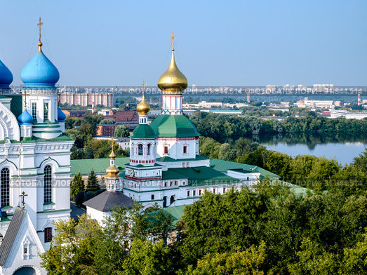 Москва, вид сверху на Николо-Перервинский монастырь (2019 год). Редакционное фото, фотограф glokaya_kuzdra / Фотобанк Лори