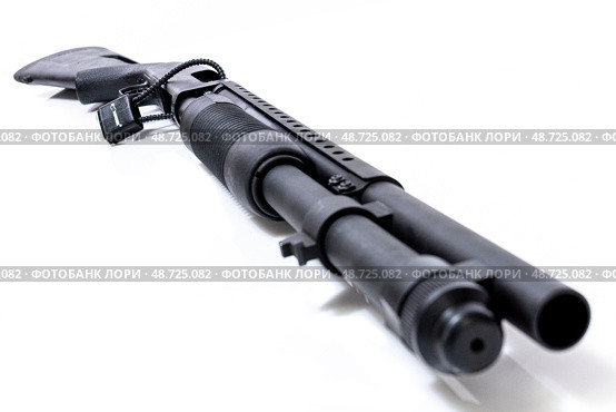 Mossberg 590 with safety lock. Редакционное фото, фотограф Дарджания Зураб / Фотобанк Лори