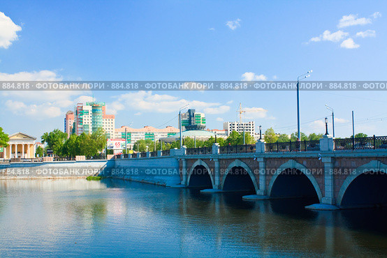 Мост через р.Миасс. Челябинск (2009 год). Редакционное фото, фотограф Андрей Соловьев / Фотобанк Лори