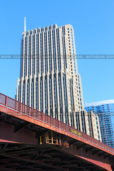 Мост на улице Columbus drive Чикаго (2018 год). Редакционное фото, фотограф Виктор Чепенко / Фотобанк Лори