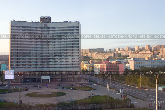 Мурманск. Полночь полярного дня (2009 год). Редакционное фото, фотограф Вячеслав Беляев / Фотобанк Лори