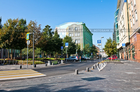 Мясницкий проезд, 4с1. Солнечное летнее утро. Москва. Россия (2024 год). Редакционное фото, фотограф E. O. / Фотобанк Лори