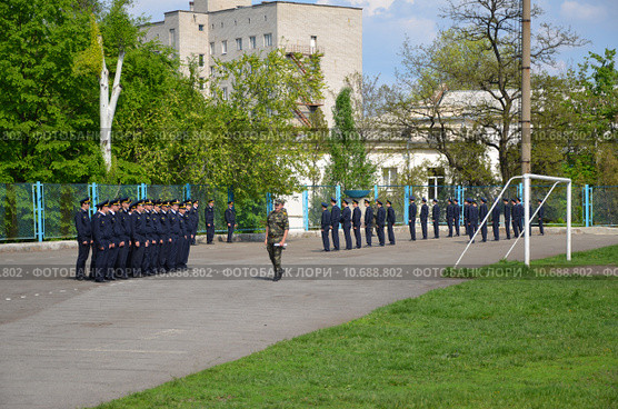 На стадионе  Военная кафедра- строевая подготовка (2011 год). Редакционное фото, фотограф Галина  Горбунова / Фотобанк Лори