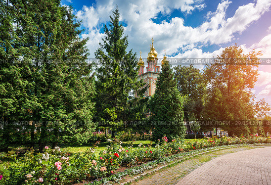Надвратная Предтеченская церковь Лавры gatehouse Predtechensky church of Lavra (2018 год). Стоковое фото, фотограф Baturina Yuliya / Фотобанк Лори