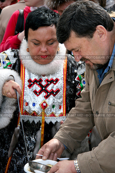 Национальные угощения - Уха Ханты (2008 год). Редакционное фото, фотограф Владимир Мельников / Фотобанк Лори