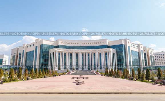 Назарбаев Университет, вид с проспекта Туран (2016 год). Редакционное фото, фотограф Никита Майков / Фотобанк Лори