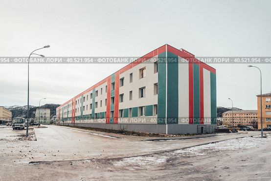 New house in the northern Arctic village of Lodeynoye, Kola Peninsula. Стоковое фото, фотограф Саблин Станислав / Фотобанк Лори