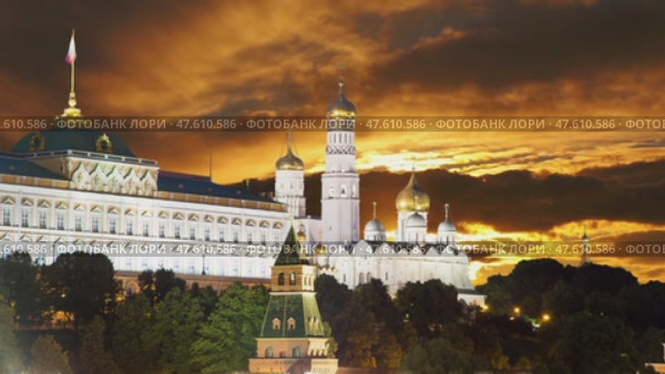 Night view of the Moscow Kremlin, Russia (most popular view). Against the background of the sunset. Стоковое видео, видеограф Владимир Журавлев / Фотобанк Лори