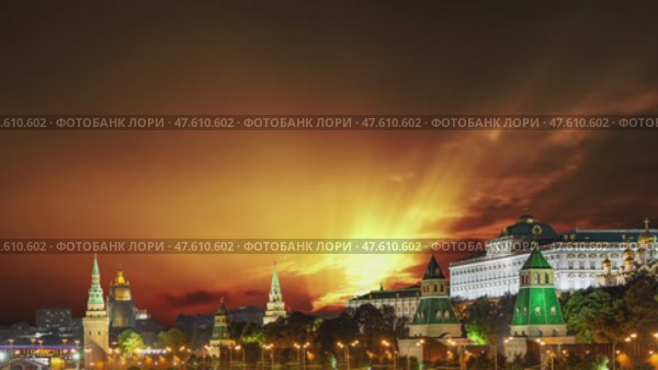 Night view of the Moscow Kremlin, Russia (most popular view). Against the background of the sunset. Стоковое видео, видеограф Владимир Журавлев / Фотобанк Лори