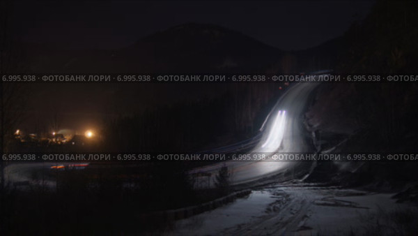 Ночная дорога в горах, огни автомобилей (таймлапс) (2015 год). Стоковое видео, видеограф Konstantin Kartashov / Фотобанк Лори