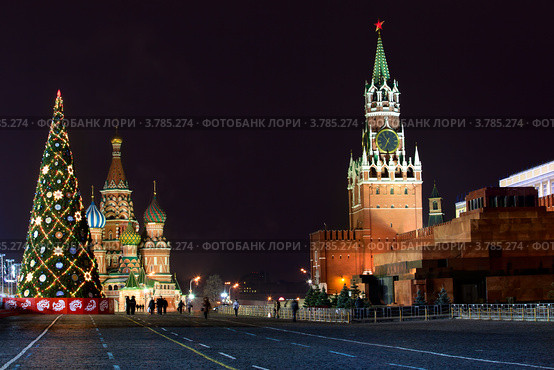 Новогодние гулянья и главная елка страны на Красной площади, Москва, Россия (2012 год). Редакционное фото, фотограф Николай Винокуров / Фотобанк Лори