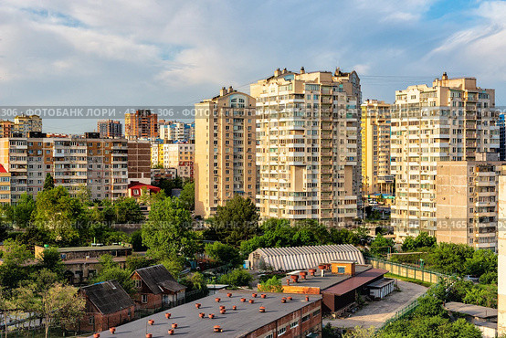 Новые дома на улице Хворостянского в Южном районе  Новороссийска (2024 год). Редакционное фото, фотограф Владимир Ушаров / Фотобанк Лори