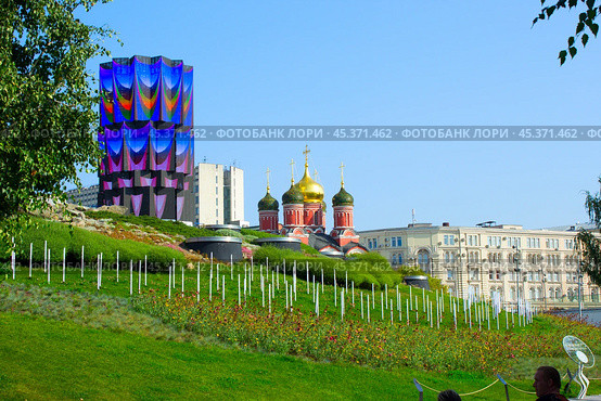 Обустройство в парке Зарядье (2024 год). Редакционное фото, фотограф Роман Лукьянов / Фотобанк Лори