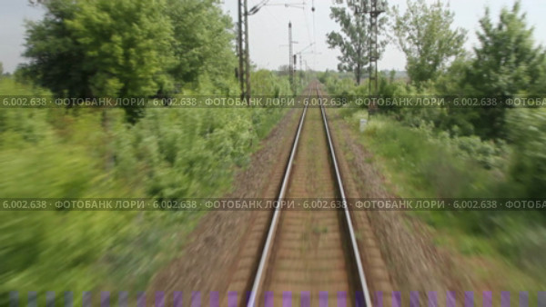 Однопутная железная дорога. Стоковое видео, видеограф Вадим Хомяков / Фотобанк Лори