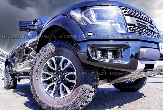 Off-road 4x4 Ford vehicle with all terrain tires Nokian Tyres (2022 год). Редакционное фото, фотограф FotograFF / Фотобанк Лори