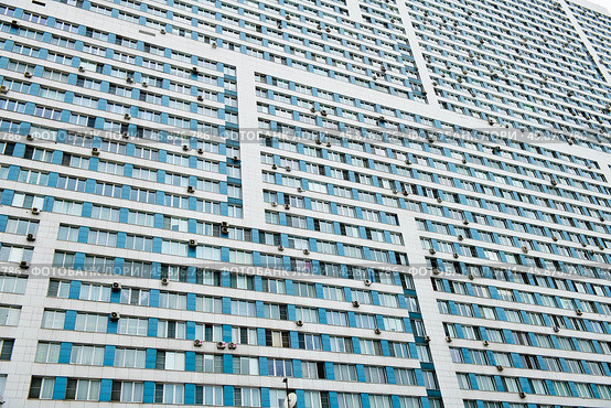 Окна современного дома. Микрорайон Северное Чертаново. Москва. Россия. Редакционное фото, фотограф E. O. / Фотобанк Лори