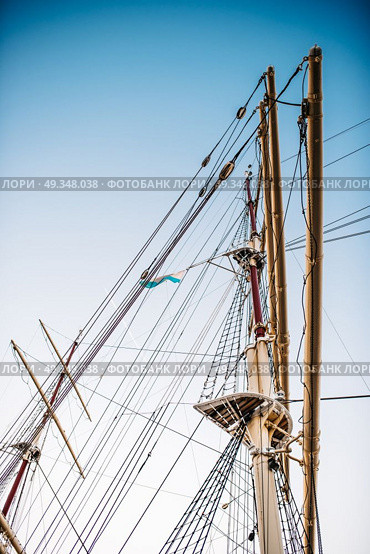 old sailing ship, frigate at anchor in the port of Gdynia, Poland. old sailing ship, frigate at anchor in the port. Стоковое фото, агентство Ingram Publishing / Фотобанк Лори