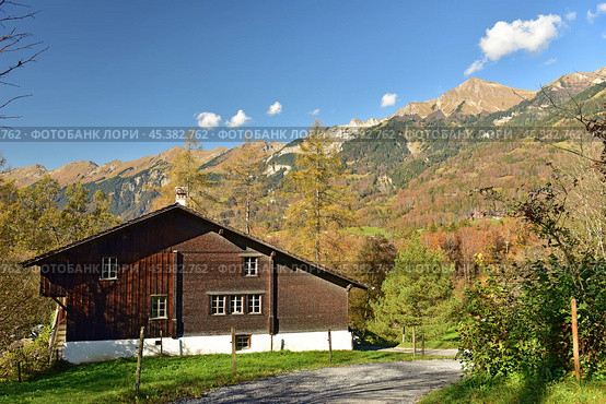 Old traditional wooden houses in open air museum Ballenberg in autumn. Canton of Bern, Switzerland. Стоковое фото, фотограф Bala-Kate / Фотобанк Лори