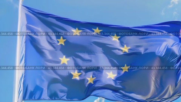 On a pole, a blue rectangular flag with yellow stars waves in the wind under the sky. Стоковое AI-видео, аниматор Юрий Поздников / Фотобанк Лори