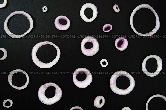 onion rings top view composition. Стоковое фото, агентство Ingram Publishing / Фотобанк Лори