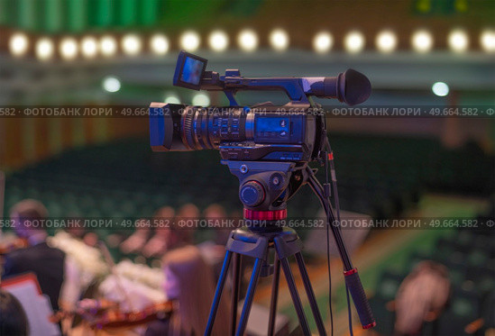 online stream of a concert at the Philharmonic without people. Стоковое фото, агентство Ingram Publishing / Фотобанк Лори