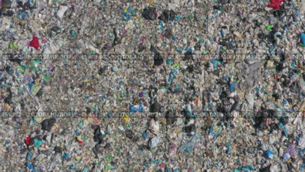 Open storage of solid waste garbage. Стоковое видео, видеограф Михаил Коханчиков / Фотобанк Лори