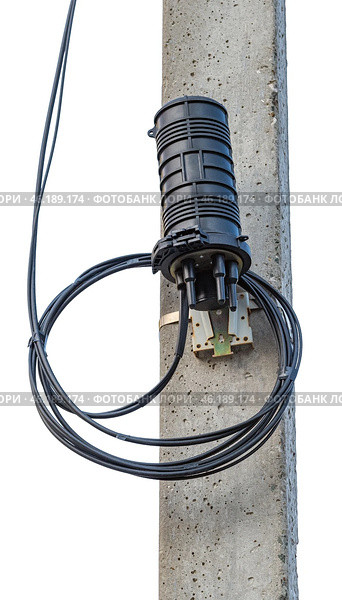 Оптическая муфта для подвесных самонесущих кабелей. Optical coupling for suspended self-supporting cables. Стоковое фото, фотограф Татьяна Д / Фотобанк Лори