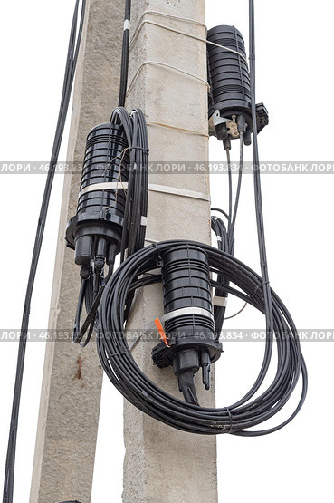 Оптическая муфта для подвесных самонесущих кабелей. Optical coupling for suspended self-supporting cables. Стоковое фото, фотограф Татьяна Д / Фотобанк Лори