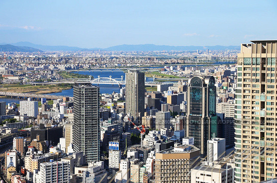 Osaka, Japan, shore of Yodo river. View from famous Umeda Sky Building. Вид сверху на город Осака, Япония. Стоковое фото, фотограф Римма Тельнова / Фотобанк Лори