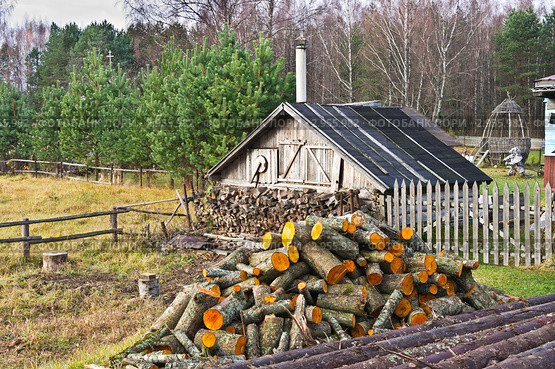 Осень в деревне. Смоленское Поозерье (2011 год). Редакционное фото, фотограф Михаил Широков / Фотобанк Лори