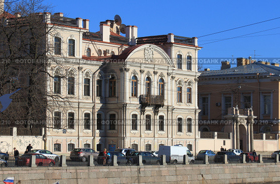 Особняк графини Н. Ф. Карловой - Мемориальная библиотека князя Голицына. Набережная реки Фонтанки, дом 46, Санкт-Петербург (2017 год). Редакционное фото, фотограф Григорий Писоцкий / Фотобанк Лори