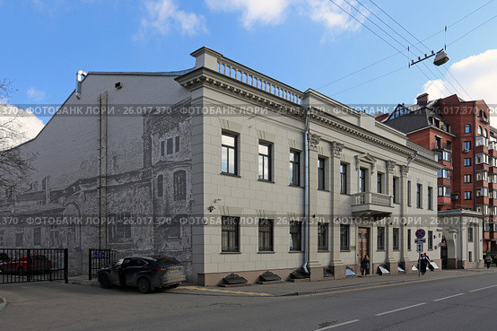 Особняк купца И. Н. Дёмина. Город Москва, улица Казакова, 23, строение 1 (2017 год). Редакционное фото, фотограф Алексей Гусев / Фотобанк Лори