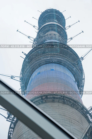 Останкинская телебашня, фрагмент, вид из входной галереи. Москва (2024 год). Редакционное фото, фотограф Алёшина Оксана / Фотобанк Лори