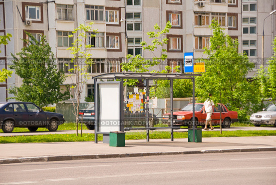 Остановка автобуса. Редакционное фото, фотограф Светлана Силецкая / Фотобанк Лори