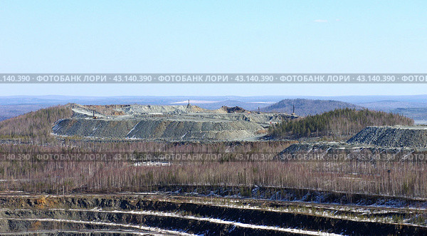 Отвалы Качканарского ГОКа, Свердловская область. Стоковое фото, фотограф Алексей Иванов / Фотобанк Лори