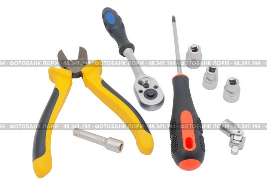 Отвертка, кусачки, гаечный ключ на белом фоне. Hand tools isolated on white background. Стоковое фото, фотограф Татьяна Д / Фотобанк Лори